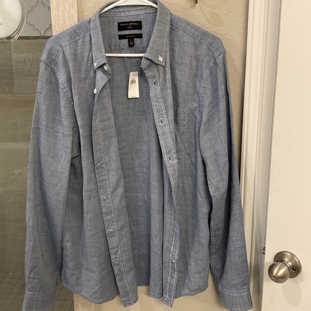 Men’s Banana Republic Oxford Shirt.
